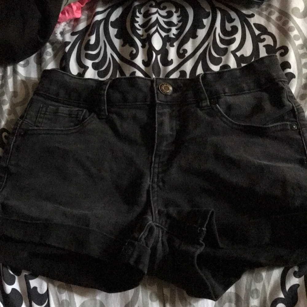 black h&m shorts
